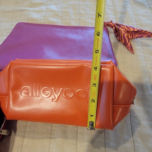 New Cosmetic Bags | Set of 3 | Dior and Alleyoop - Picture 8 of 10